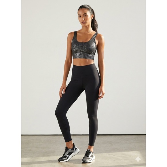 Under Armour Other - Under Armour Womens Black Metallic Print Sports Top Integrated Bra Size Large